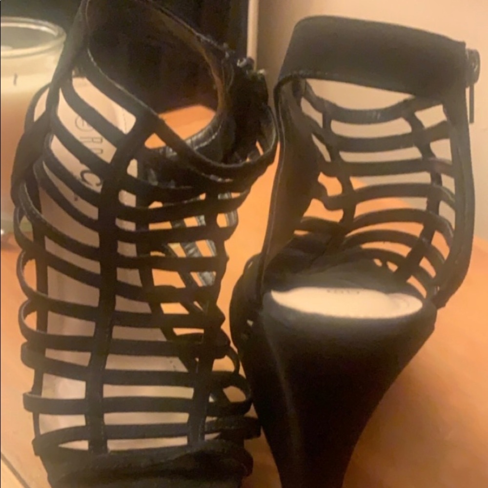 Women’s shoes